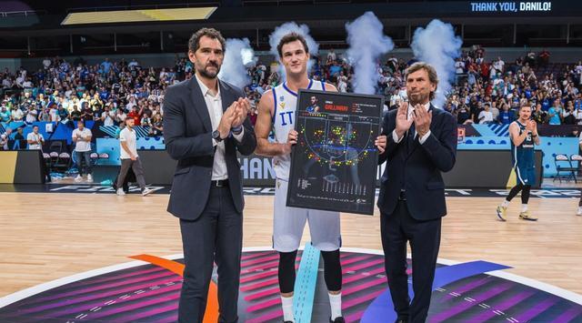 从意大利国, 家队退役, 淘汰赛首日