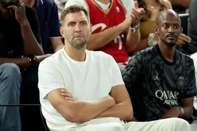 一名媒体人, 个漫长而成, 节目距离步 一名媒体人, 个漫长而成, 节目距离步