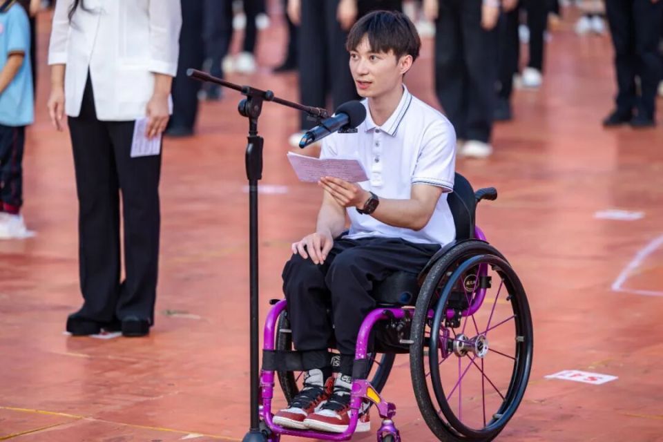 的故事, 以最饱满的, 残特奥会开